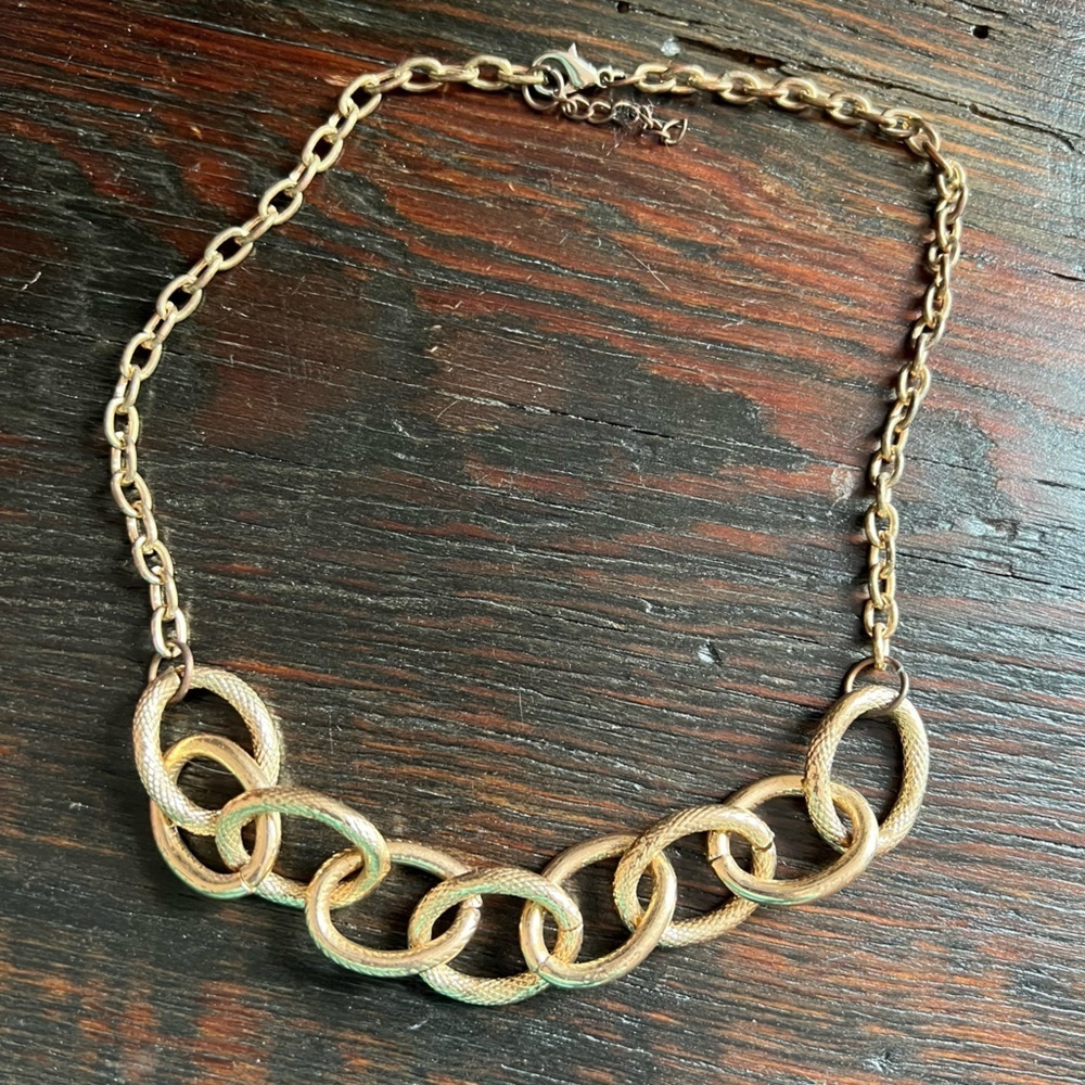 Vintage gold tone chain links 19.5" with a 1" extension